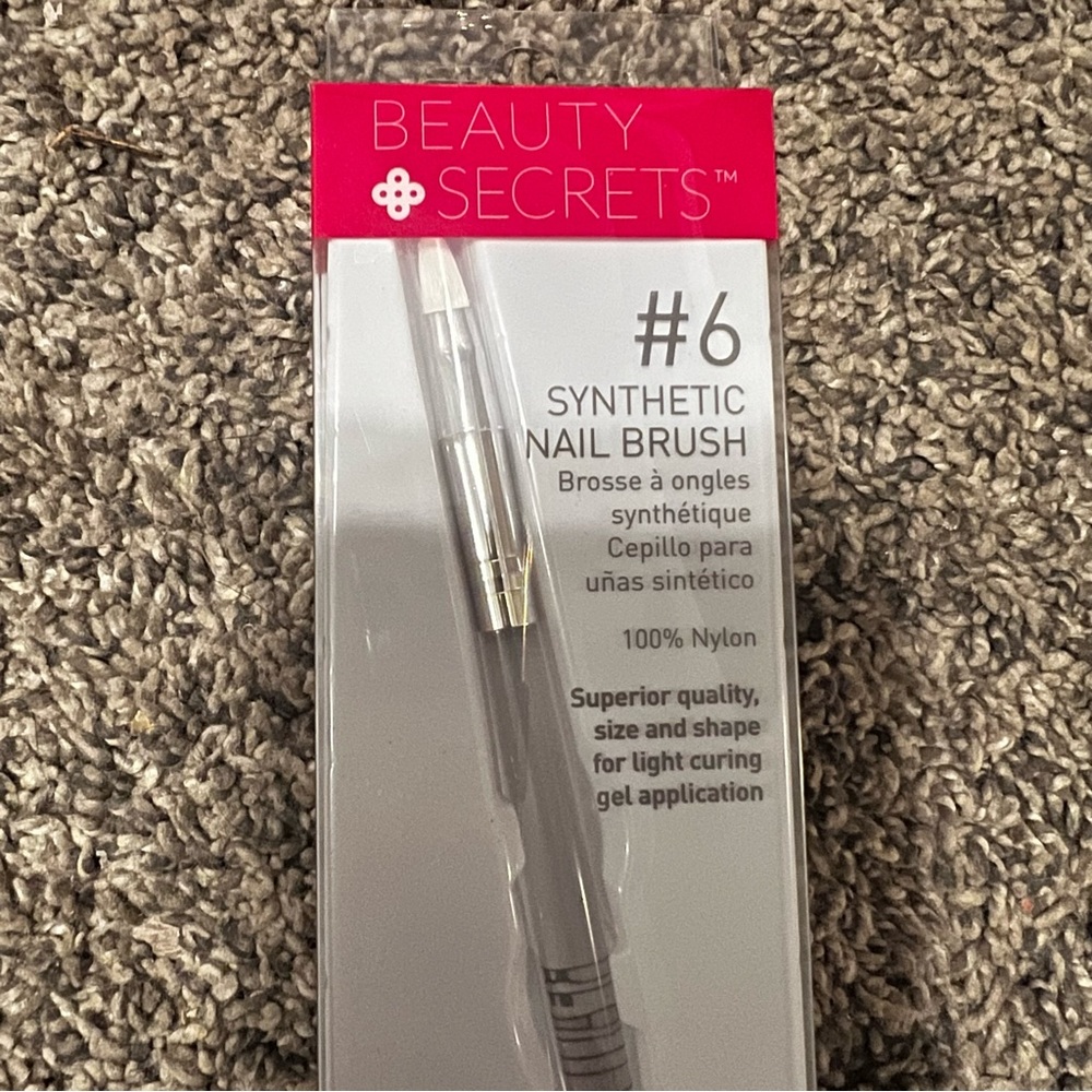 #6 Synthetic Nail Brush - White